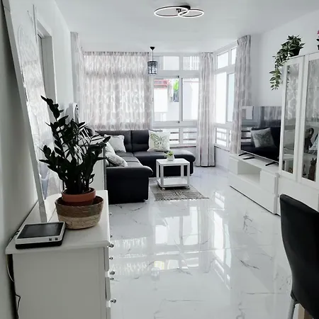 San Eugenio * Costa Adeje (Tenerife)